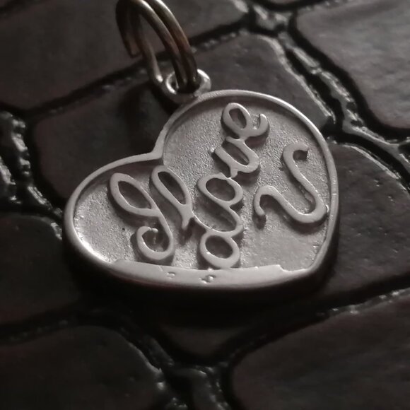 Sweet Little "I Love U" Heart-Shaped Charm/Pendant, Vintage - Picture 3 of 5